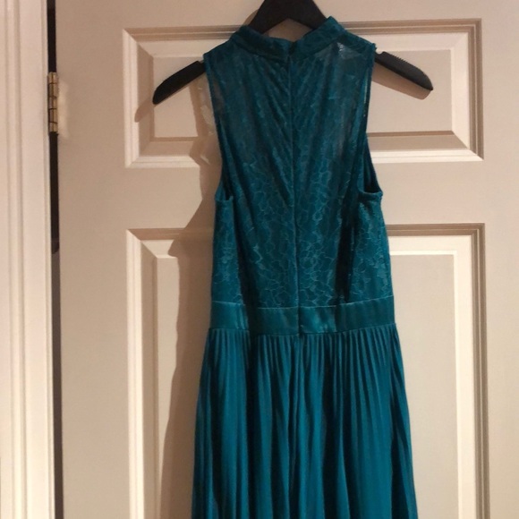 Sexy yet elegant Gown BEBE - Picture 6 of 7